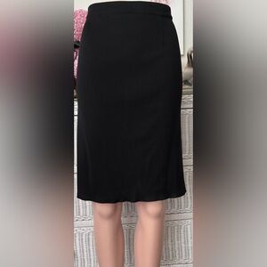 Misook pencil skirt stretchy knit in black color Size Medium